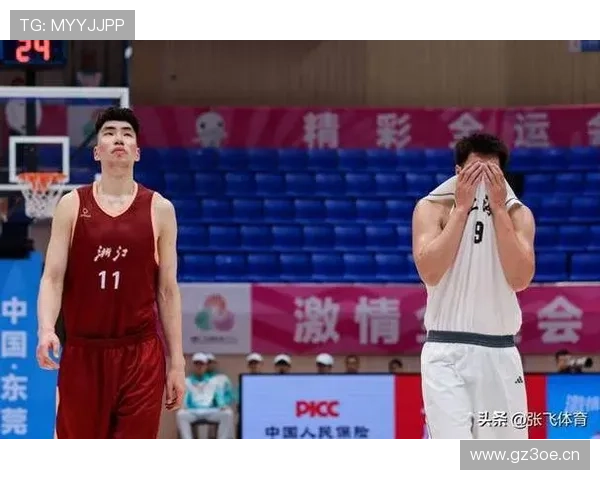 余嘉豪万里驰援男篮 疲惫头疼连转机